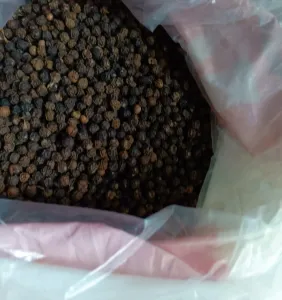 Organic Nadan Kurumulaku (Black Pepper) for Sale
